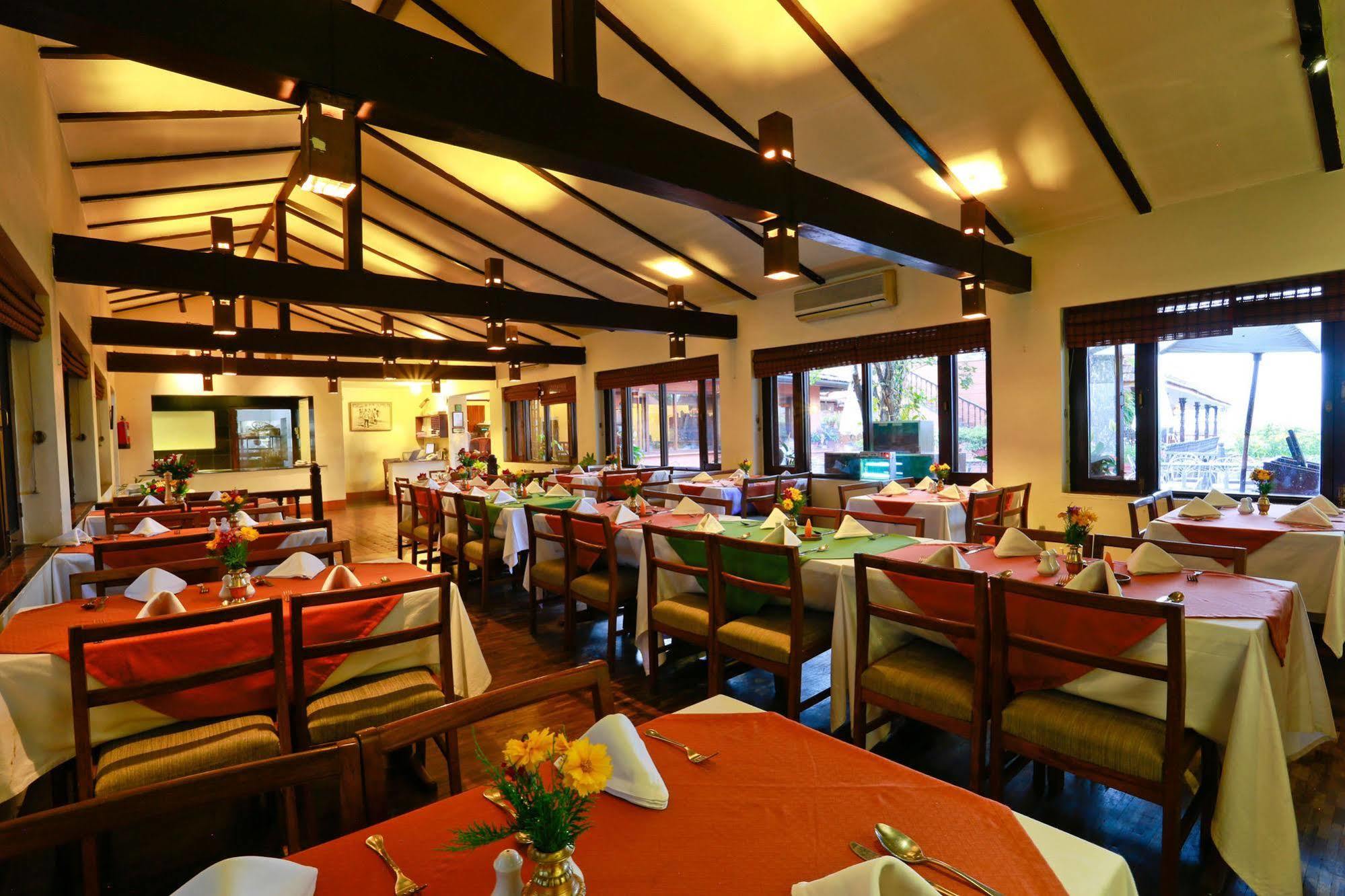 Lalitpur Summit Hotel מראה חיצוני תמונה