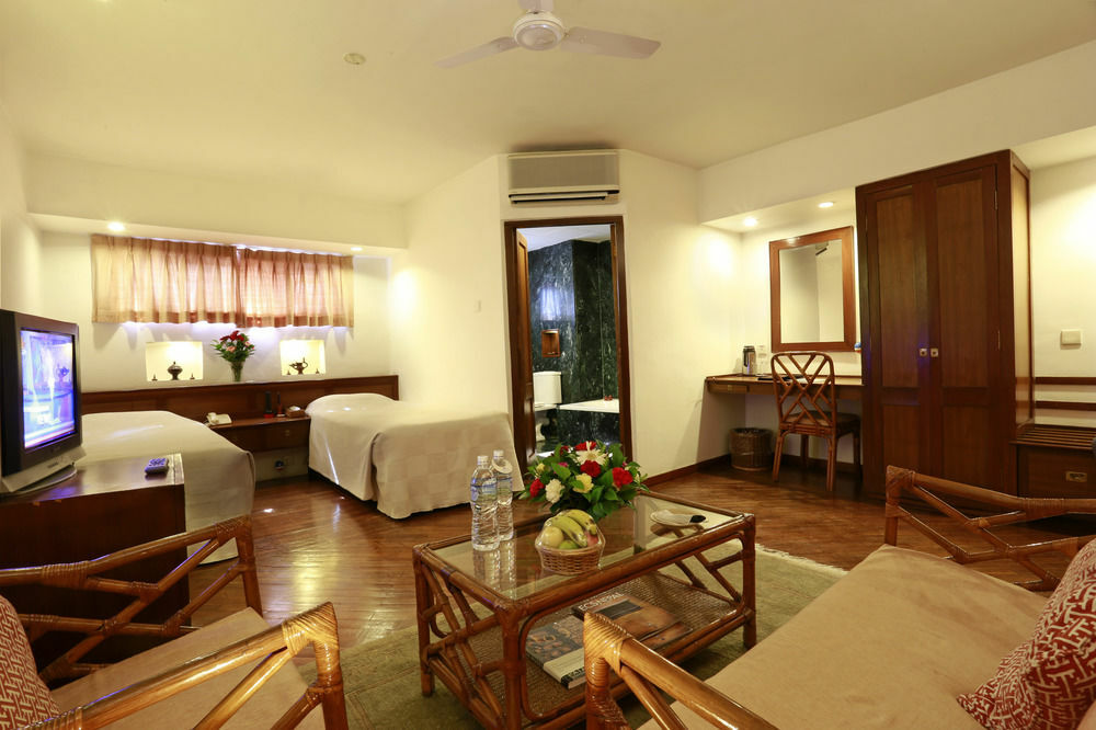 Lalitpur Summit Hotel מראה חיצוני תמונה